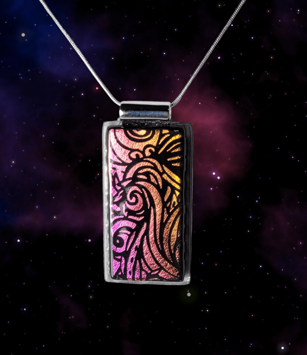 Club Style Pendant - 17 - The Glass JewlClub Style Pendant - 17