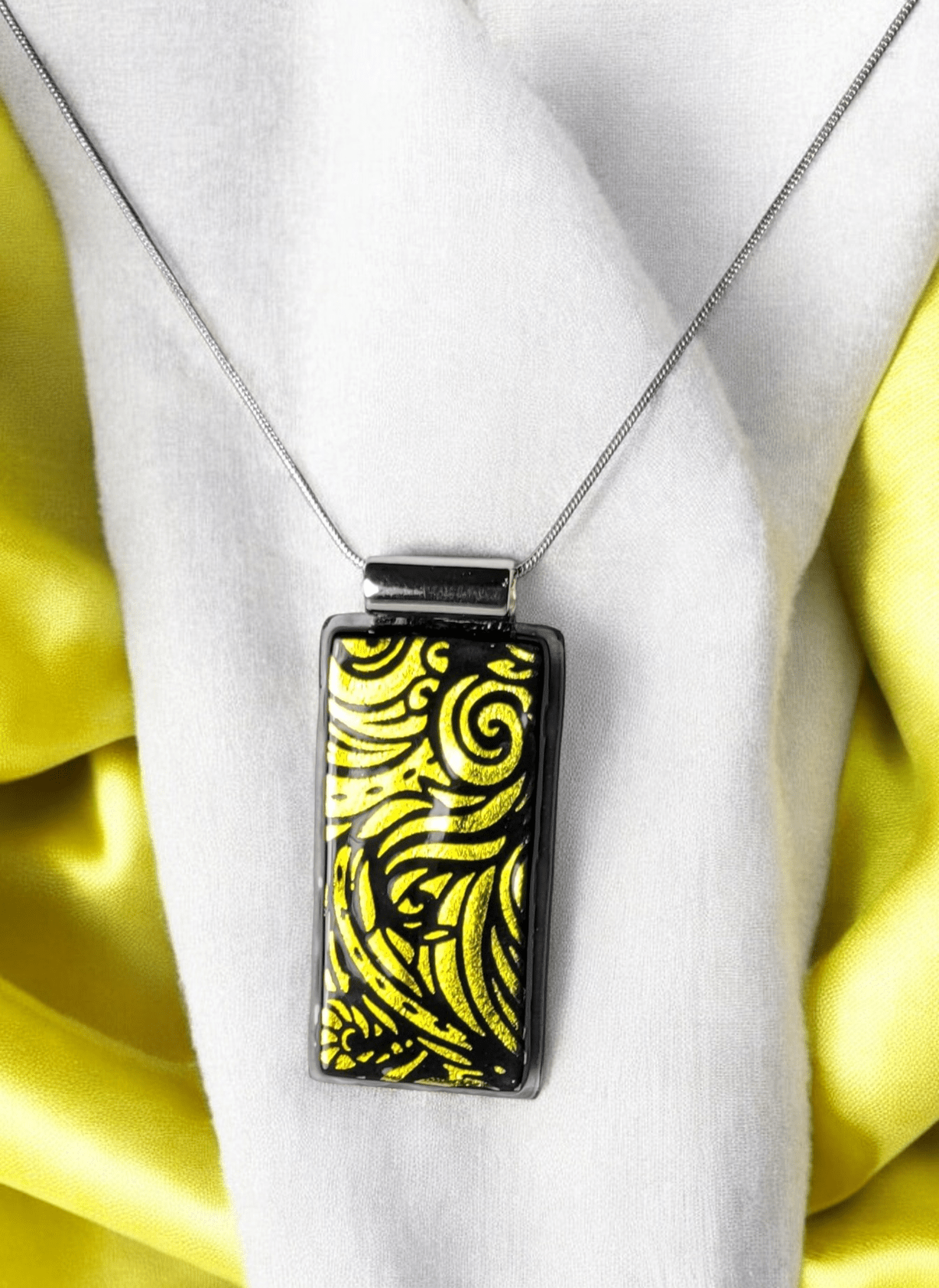Club Style Pendant - 19 - The Glass JewlClub Style Pendant - 19