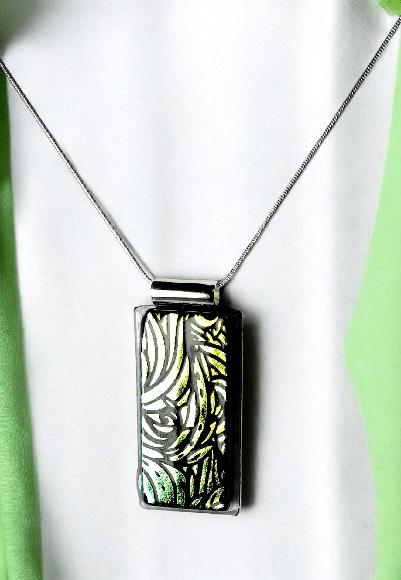 Club Style Pendant - 20 - The Glass JewlClub Style Pendant - 20