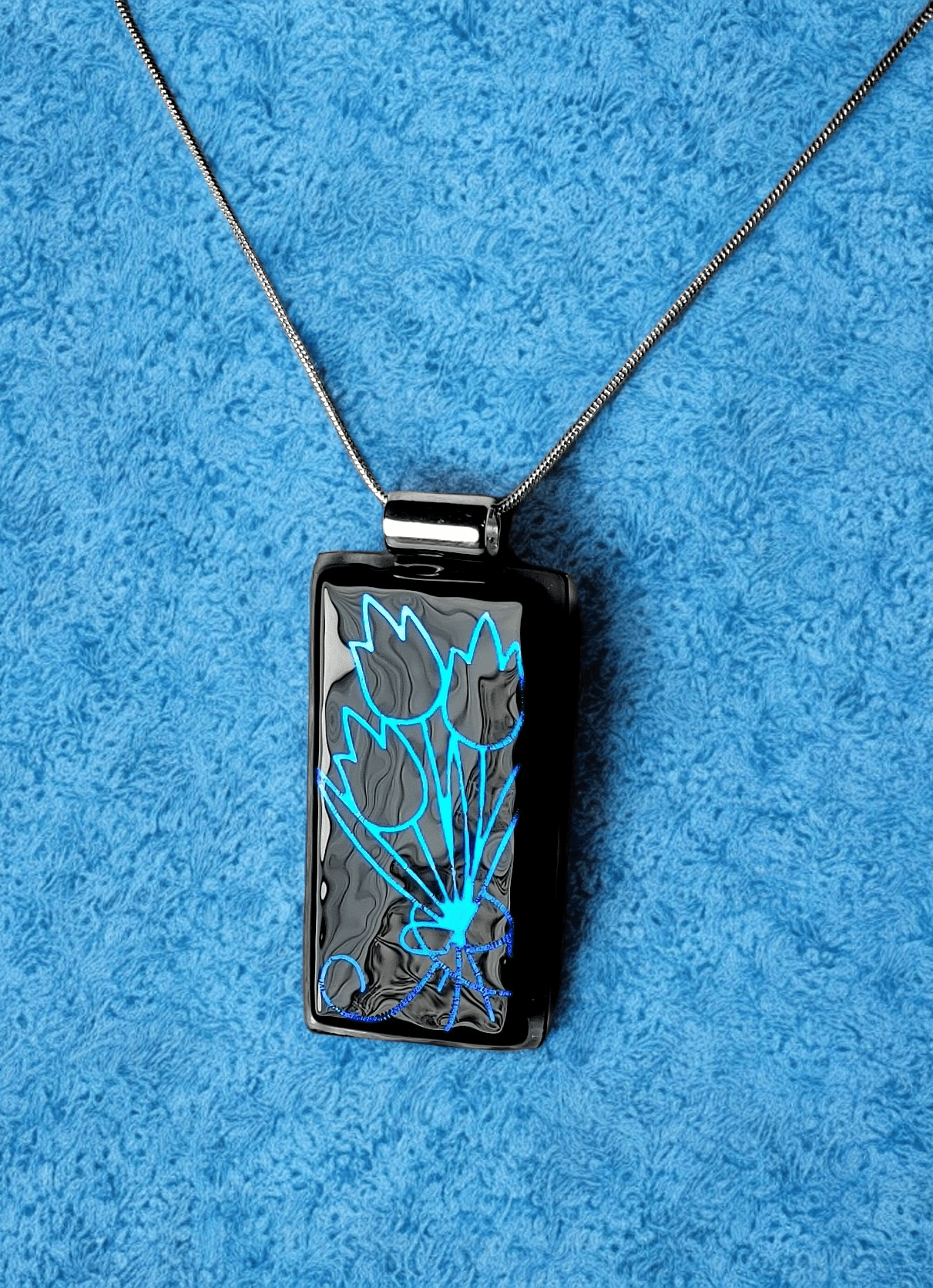 Club Style Pendant - 26 - The Glass JewlClub Style Pendant - 26