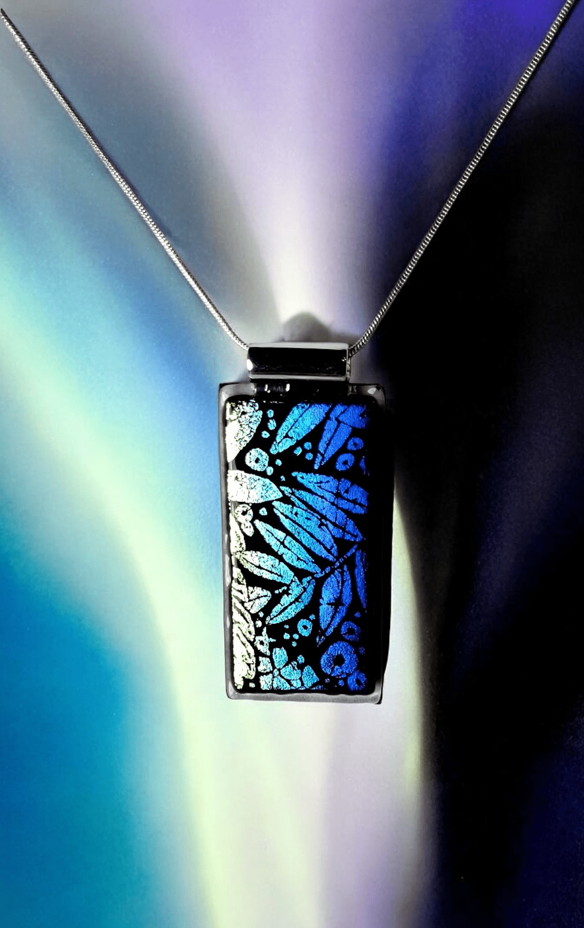 Club Style Pendant - 32 - The Glass JewlClub Style Pendant - 32