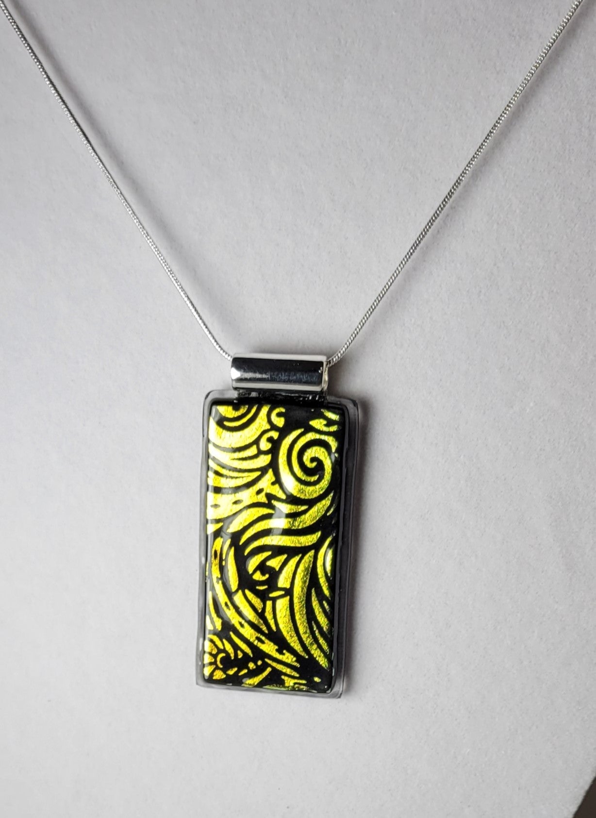 Club Style Pendant - 19 - The Glass JewlClub Style Pendant - 19